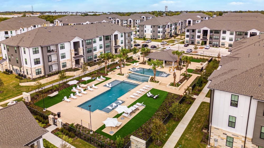 Landing Furnished Apartments at The Parker Austin