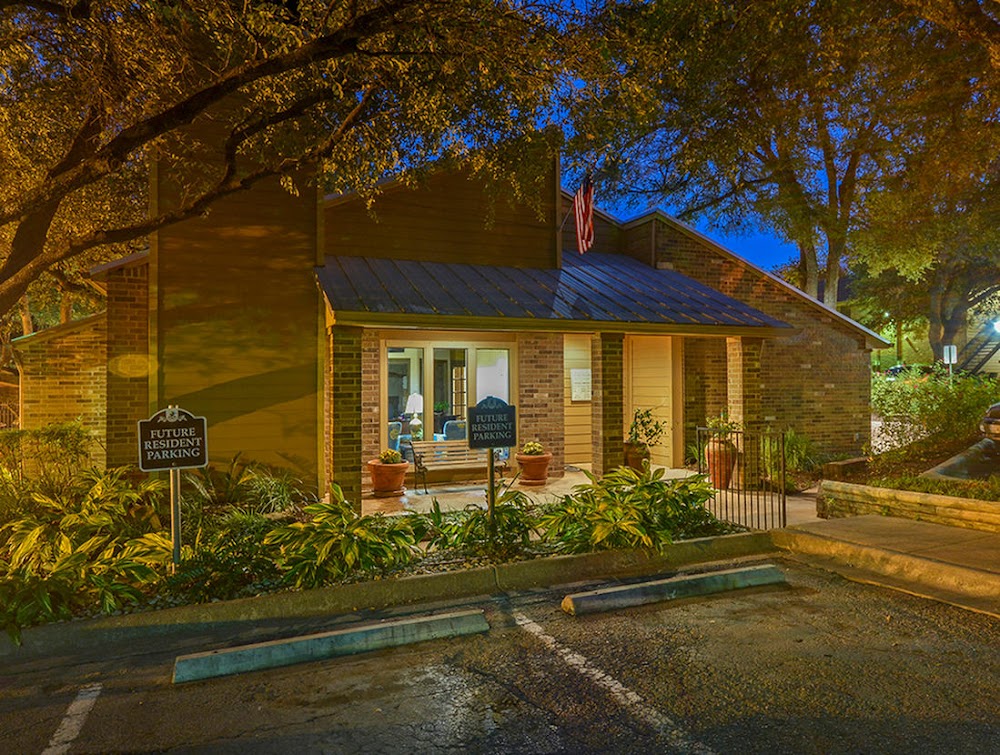 Cricket Hollow Apartments