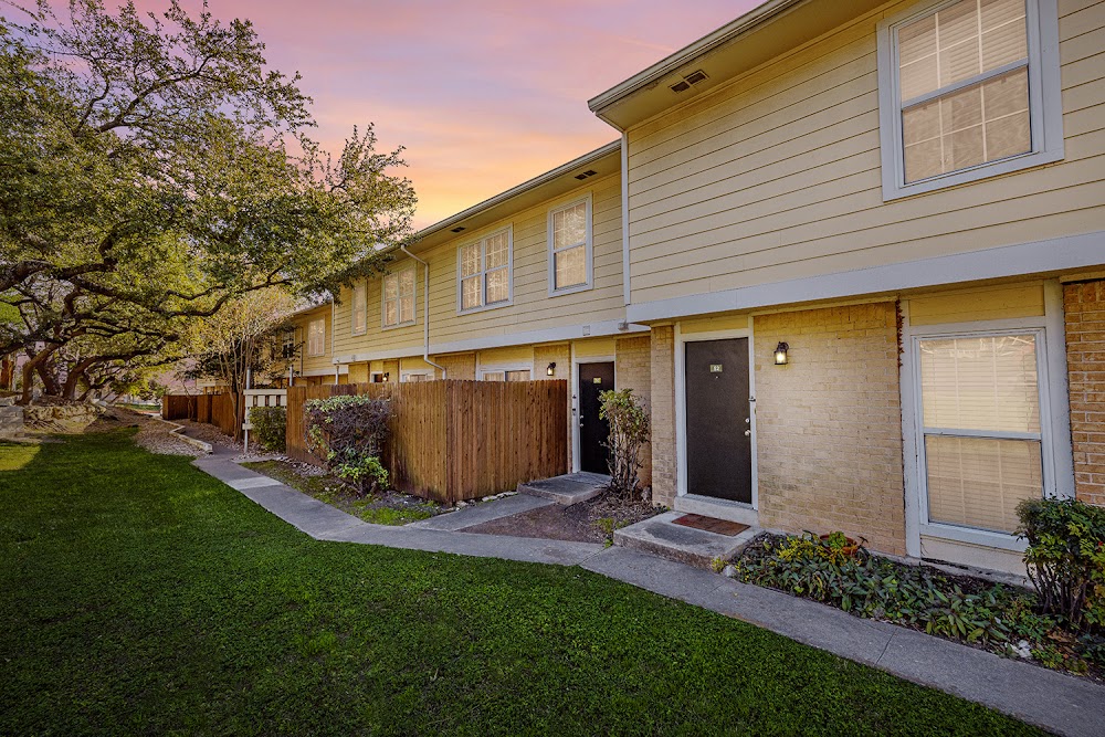 The Arbors at Tallwood Apartments